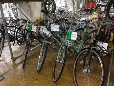 店内にも在庫自転車展示しています。